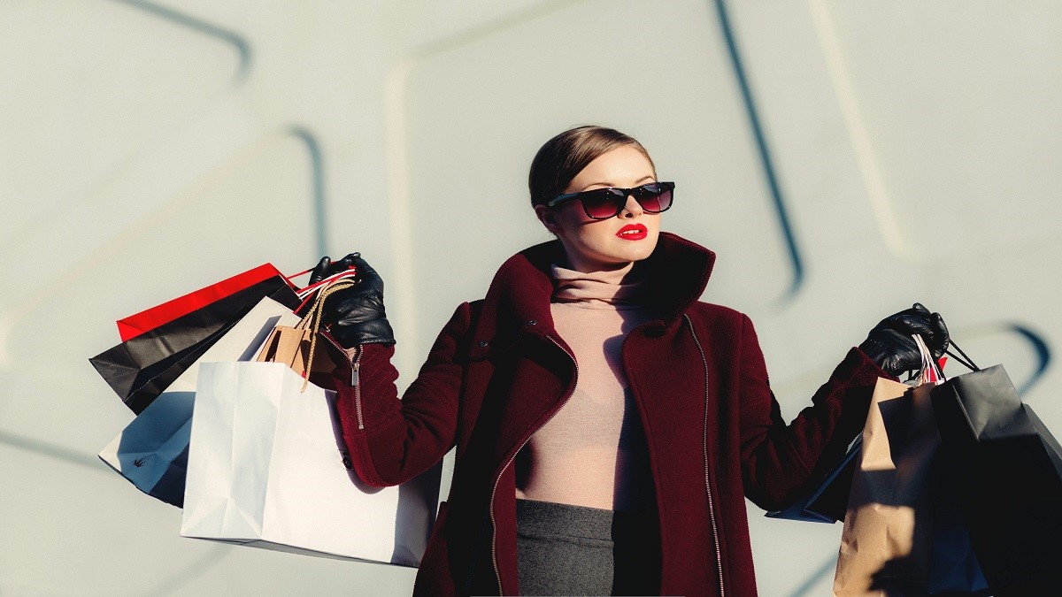 Cele mai noi tendințe fashion și haine trendy